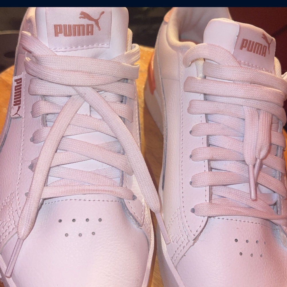 PUMAS - Picture 6 of 6